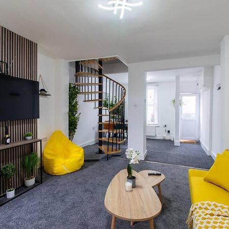 Open Mind Property - Luxury House & Free Parking Portsmouth Eksteriør billede