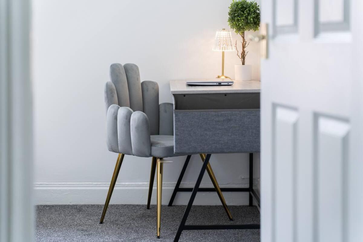 Open Mind Property - Luxury House & Free Parking Portsmouth Eksteriør billede